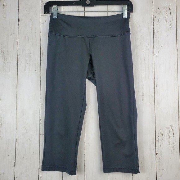 Z by Zella Leggings Women's Size XS Black Cropped GUC - Picture 1 of 6